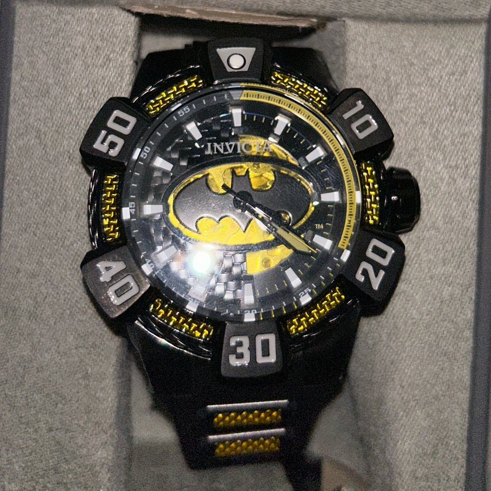Watch.
LIMITED EDITION - Invicta DC Comics Automatic Men's Watch
